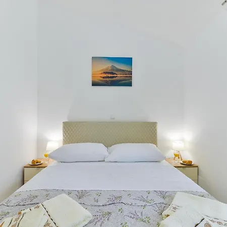 Cascada With Private Jacuzzi And Private Parking Villa