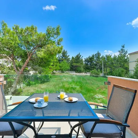 Villa Cascada With Private Jacuzzi And Private Parking Starigrad Paklenica