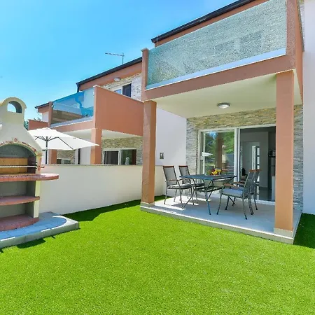 Cascada With Private Jacuzzi And Private Parking