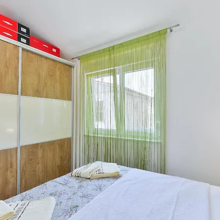Cascada With Private Jacuzzi And Private Parking Villa Starigrad Paklenica