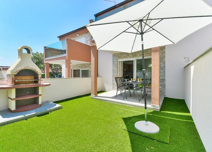 Cascada By Adex Travel Стариград-Пакленица