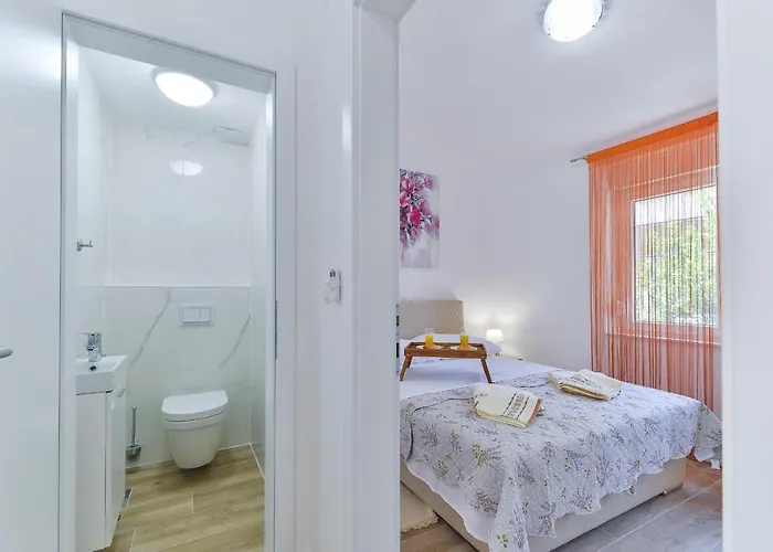 Cascada By Adex Travel Стариград-Пакленица