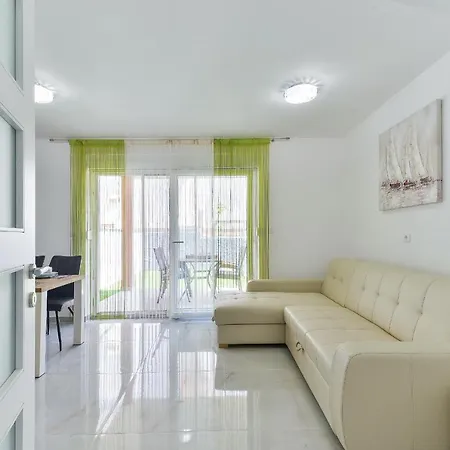 Cascada With Private Jacuzzi And Private Parking * Starigrad Paklenica