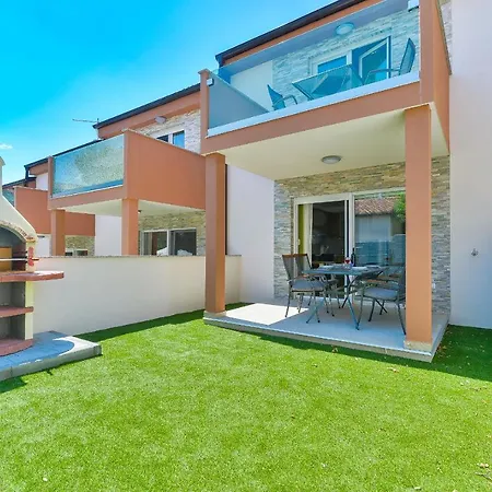 ヴィラ Cascada By Adex Travel *