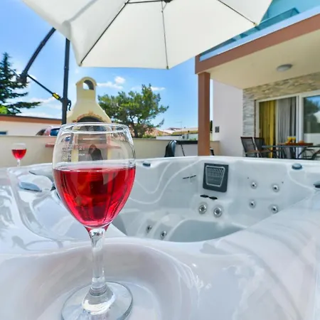 Cascada With Private Jacuzzi And Private Parking * Starigrad Paklenica