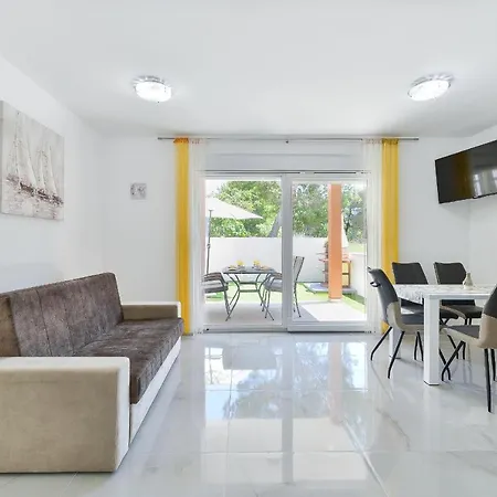 Cascada With Private Jacuzzi And Private Parking