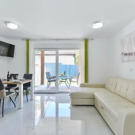 Cascada With Private Jacuzzi And Private Parking Villa *