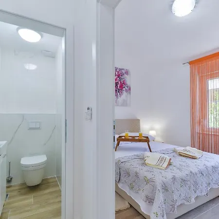Cascada With Private Jacuzzi And Private Parking Starigrad Paklenica