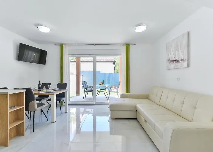 Cascada By Adex Travel Villa *